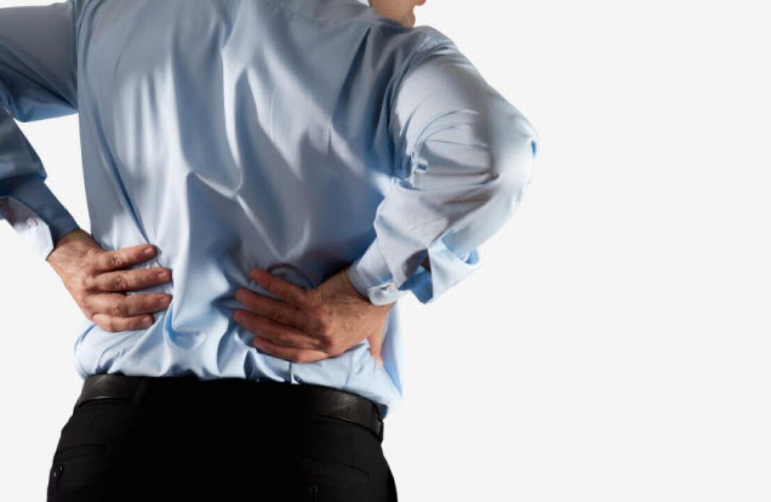 Dor de costas na rexión lumbar foto 2